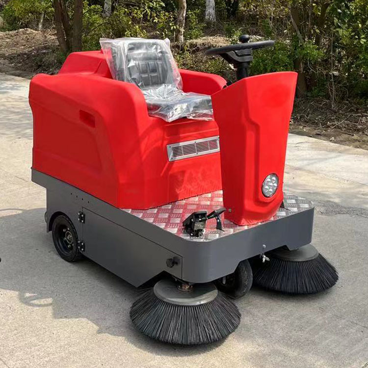 工廠清掃設備全解析 從清掃機到掃路車系列，打造高效清潔解決方案